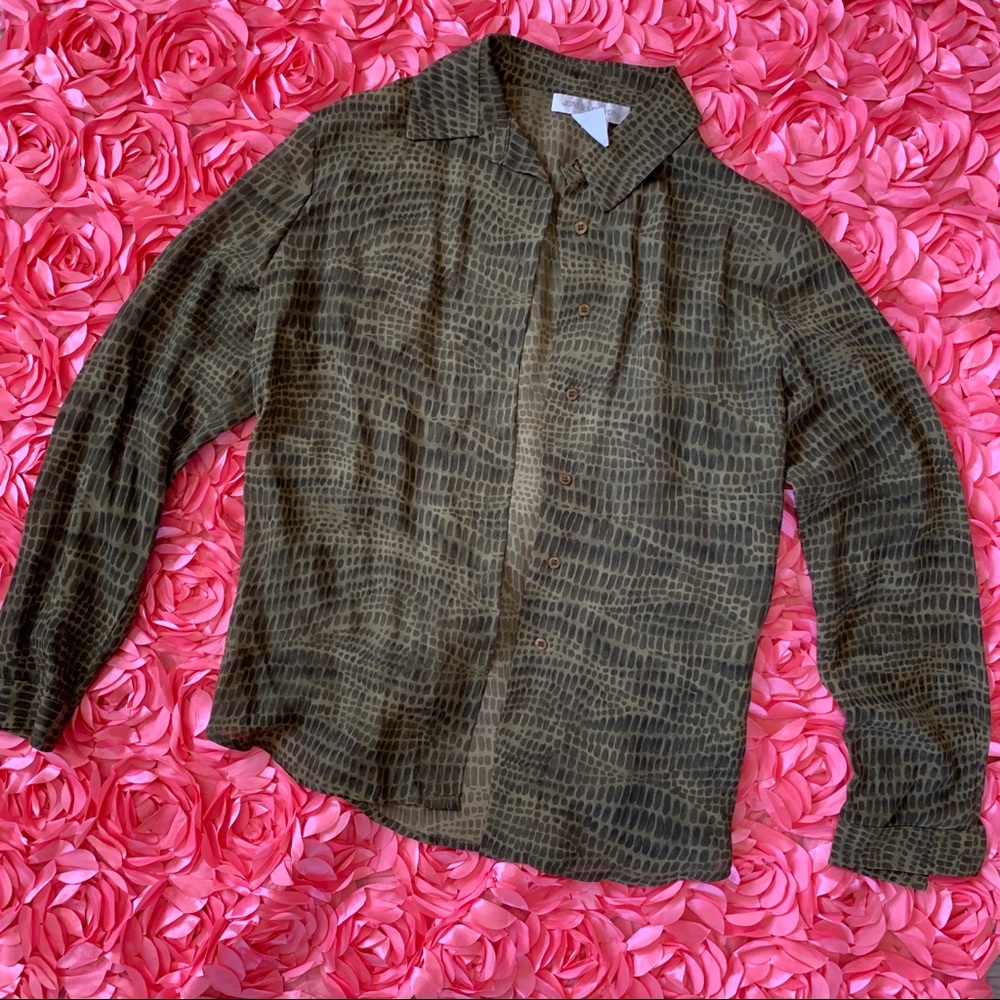 Vintage green printed button-up blouse